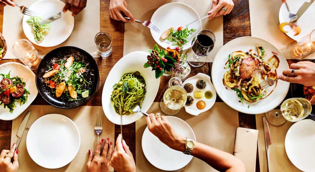 5 Ways To Order Healthy Choices At Restaurants | TRAIN for HER